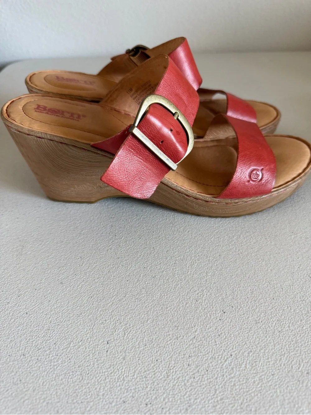 Born wedge shoe